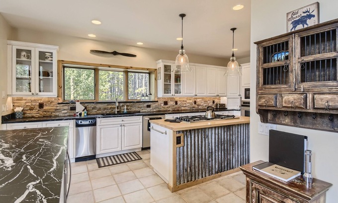Blue River House | Coronet Crest | Alpine retreat!