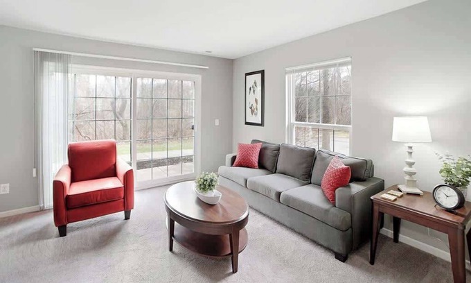 Auburn Hills Apartment | Corp/Bus Townhome near DT AH