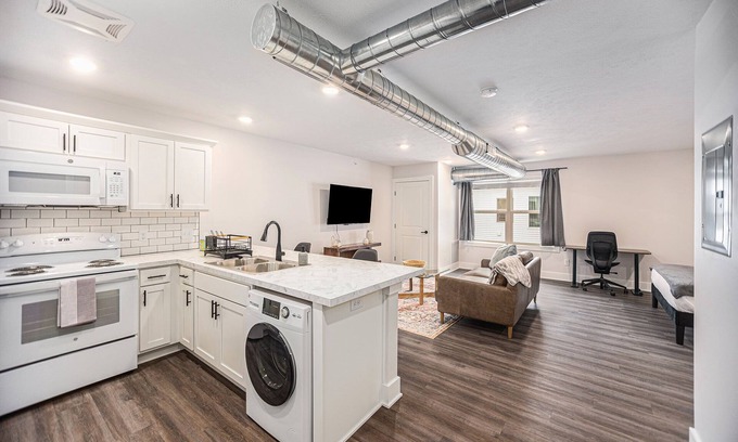 Fulton Heights Apartment | Corporate Housing for Traveling Professionals - EXTENDED STAYS