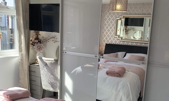 Chorley Apartment | Corporate, Professional, Leisure Apartment in Leafy Edge of Chorley Town Centre