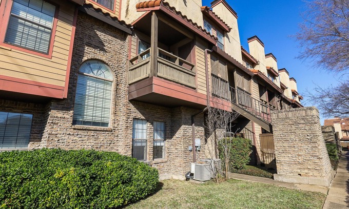 Northeast Dallas Condo | Corporate Rental Furnished in Central Dallas, TX