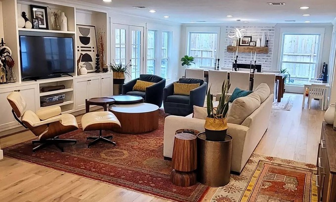Memorial House | Corporate rental, great for families in Energy Corridor.