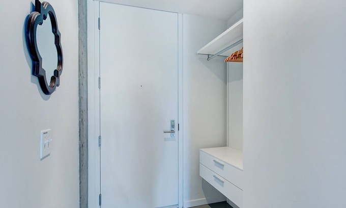 International District Apartment | Corporate Stays | Loft4U | Modern Studio 2BR