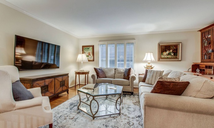 Bellevue House | Corporate/Temporary Housing