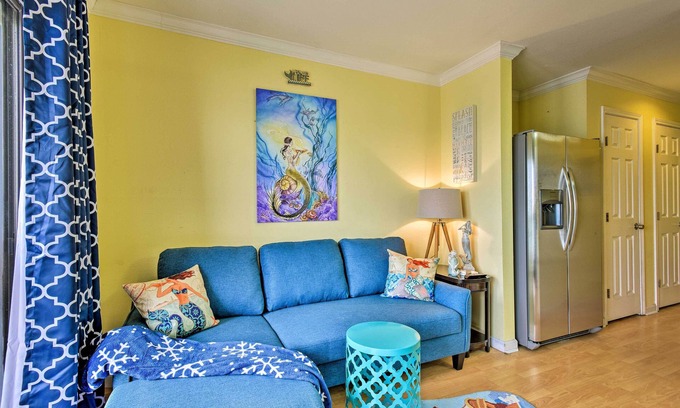 North Beach Condo | Corpus Christi Beachfront Condo w/Pool Access!