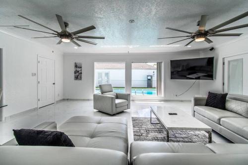 Bay Area House | Corpus Christi Pearl on Ocean Dr Combined Estate