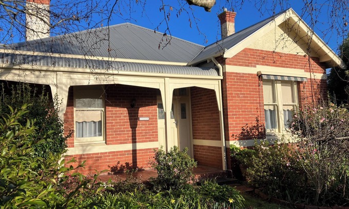 Colac House | “Corrung”. Beautiful Grand Federation residence which has been fully renovated.