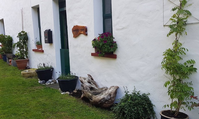 Castlegregory Cottage | cosey country cottage in rural village location close to beach and golf club