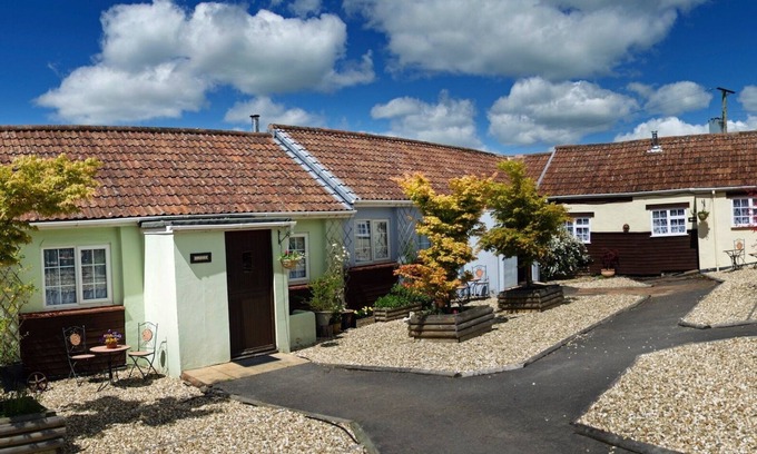 Cullompton Cottage | Coshes Garden Cottage with amazing views of the Devon country side