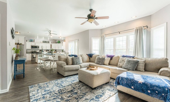 Bolingbrook House | Cosmos Stays, Open Space, Jacuzzi, King Beds, Hot Tub, Serene, Spacious
