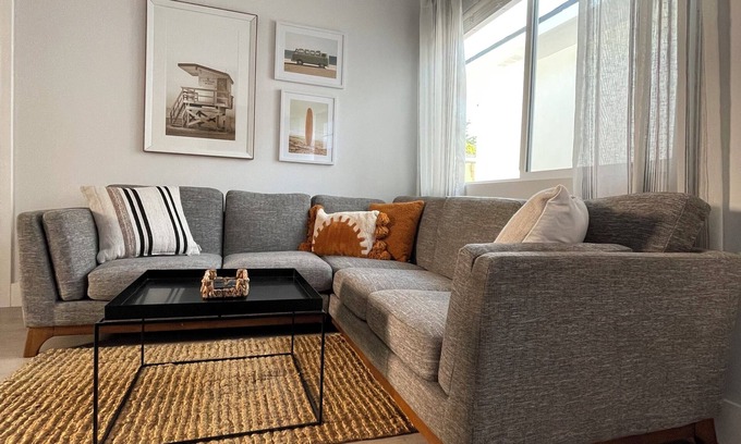 Downtown Cottage | Costa Mesa Guesthouse near beaches, freeways, much more!