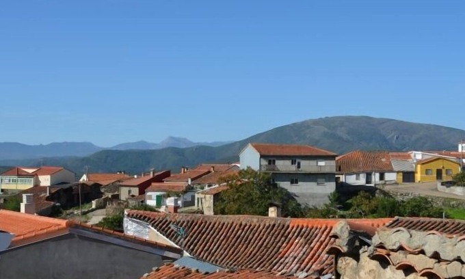 San Miguel de Valero Cottage | Costanilla Rural Cottage for 9 people
