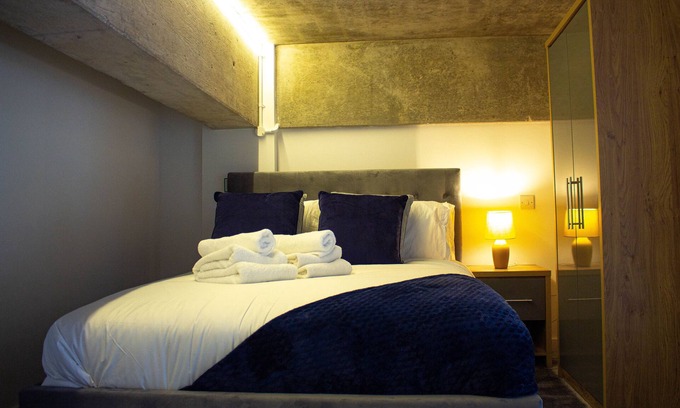 West Bromwich Apartment | Cosy 1 Bed Apartment- For Corporate Travels