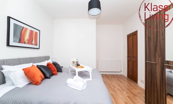 Bellshill Apartment | Cosy 1 bedroom apartment close to train station