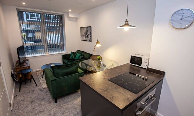 Bolton Apartment | Cosy 1 Bedroom Apartment in Bolton