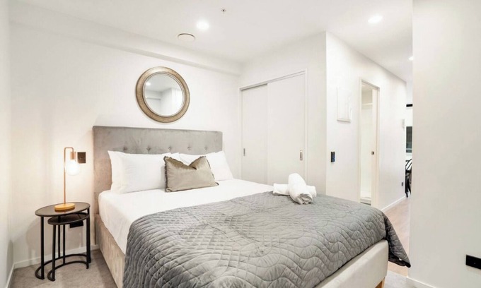 Newton Apartment | Cosy 1-Bedroom with Pool & Sauna in City Centre