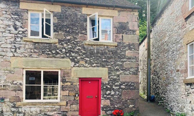 Wirksworth House | Cosy 2 Bed Boutique Cottage in Wirksworth on the edge of the Peak District