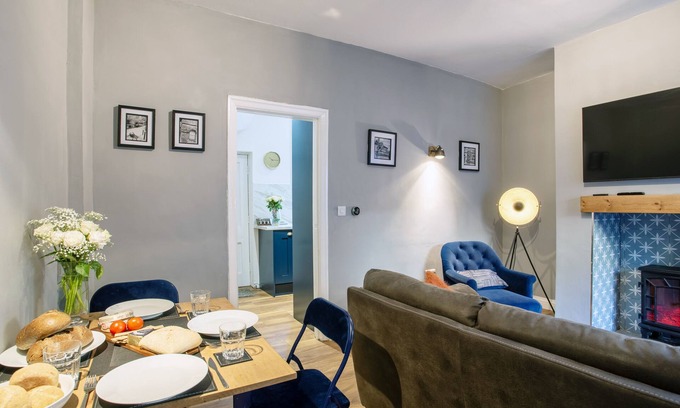 Saltaire Village House | Cosy 2-Bed Cottage in a World Heritage Village