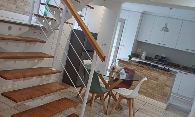 Nahoon Apartment | Cosy 2 Bedroom Apartment in a Prominent Area of East London Nahoon