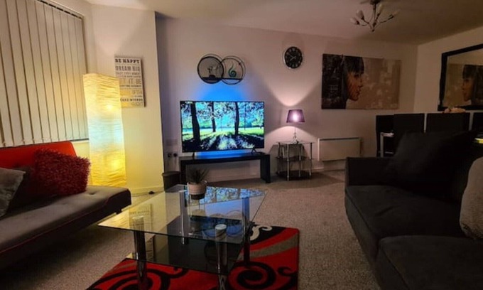 Manchester City Centre Apartment | Cosy 2-Bedroom Apt + Wi-Fi + Free Parking