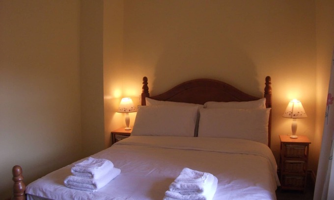 Llandderfel Cottage | COSY 2 BEDROOM COUNTRY COTTAGE ON NON WORKING FARM