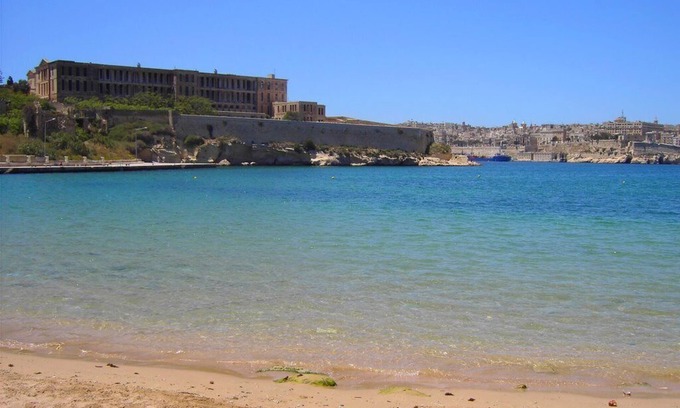Kalkara Apartment | Cosy 2 Bedroom Maisonette - A/C & Wifi