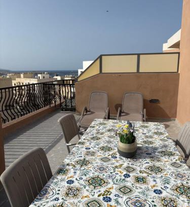 Bugibba Apartment | Cosy 2 Bedroom Penthouse with Terraces & seaview