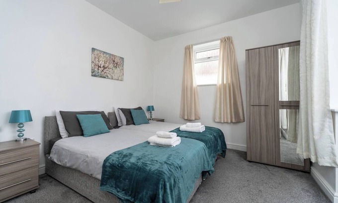 Scunthorpe Apartment | Cosy 2Bed Apt with Free Street Parking