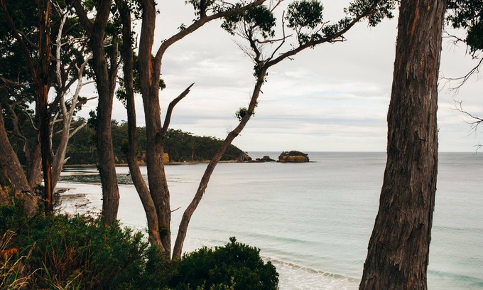 Eaglehawk Neck House | Cosy 3 bed cabin on the Tessellated Pavement