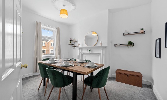 Blackrod House | Cosy 3-Bed Home in Blackrod | Modern & Homely