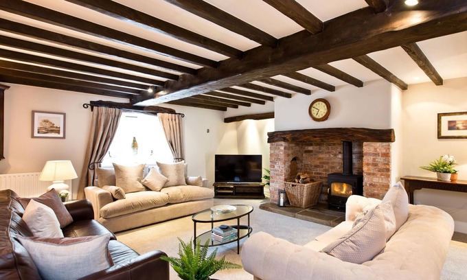 Great Longstone House | Cosy 3 bedroom barn conversion in the village of Great Longstone, close to Bakewell
