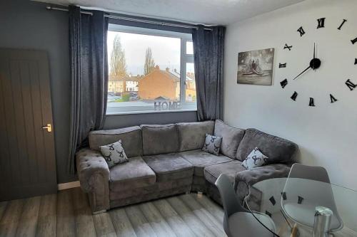 Weston on Trent Apartment | Cosy 3 double bed flat sleeps 6
