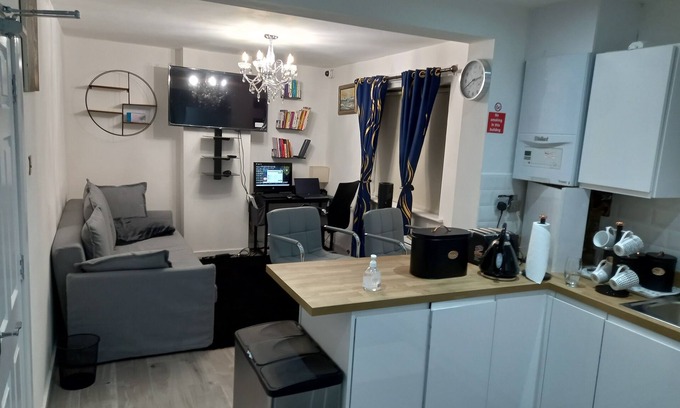 Manchester House | Cosy Accommodation