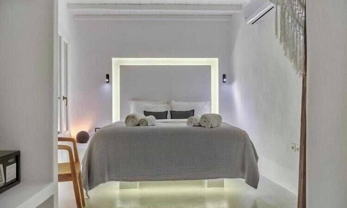 Psarou Apartment | Cosy air-conditioned flat -1BD/2P - Mykonos