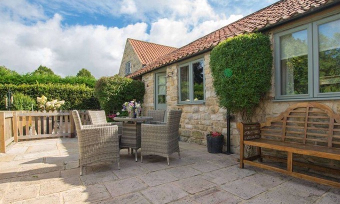 Malton Cottage | Cosy and spacious cottage in beautiful surroundings with private outside area