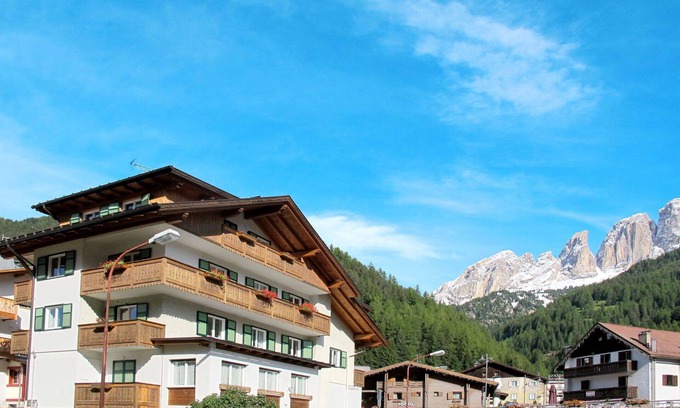 Campitello di Fassa Apartment | Cosy apartment for 9 guests with WIFI, TV and balcony