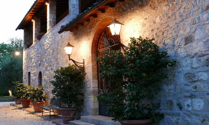 Colle di Val d'Elsa Villa | Cosy apartment in villa with pool, WIFI, TV, patio, panoramic view, parking, close to San Gimignano