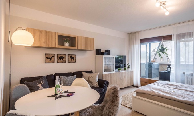 Schoenwald Apartment | Cosy Apartment 18 with Garden View, Wi-Fi and Balcony