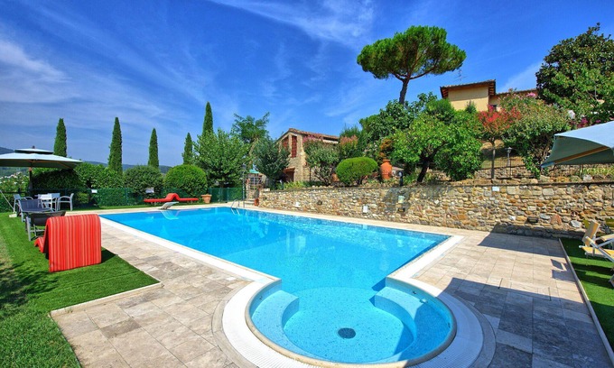 San Gimignano Apartment | Cosy apartment for 2 guests with A/C, WIFI, pool, TV, panoramic view and parking
