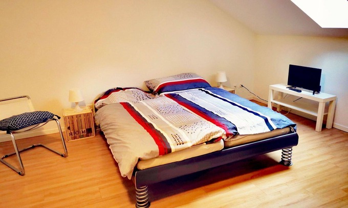 Thun Apartment | Cosy apartment for 2 people with WIFI, TV, balcony and pets allowed