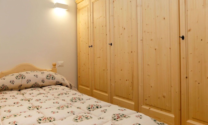 Raveo Apartment | Cosy apartment for 3 people with WIFI, TV, patio and pets allowed