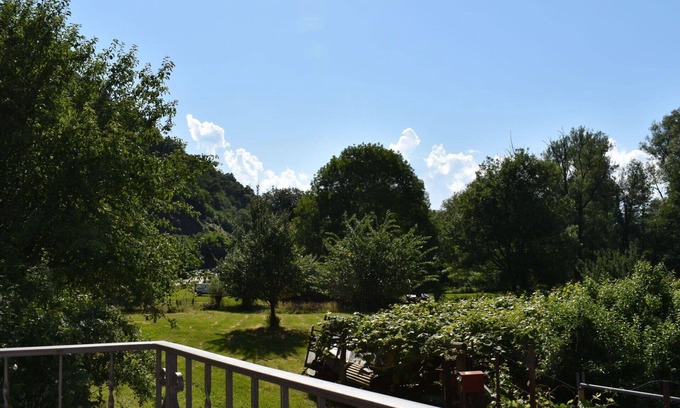 Magadino Apartment | Cosy apartment for 4 guests with WIFI, TV, balcony, pets allowed, panoramic view and parking