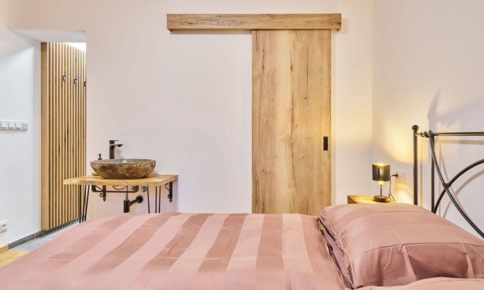 Pec pod Snezkou Apartment | Cosy apartment for 4 guests with WIFI, TV, terrace, panoramic view and parking