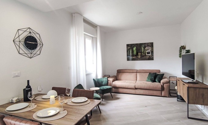 Ravina Apartment | Cosy apartment for 4 guests with WIFI, TV, patio, pets allowed and parking