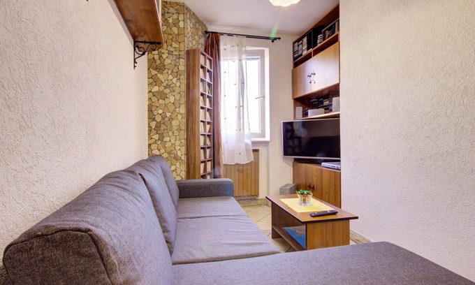 Izola Apartment | Cosy apartment for 4 people with A/C, WIFI, TV, patio and parking