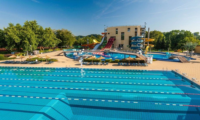 Ptuj Apartment | Cosy apartment for 4 people with pool, A/C, WIFI, TV, balcony and parking