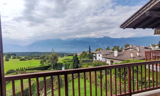 Sfruz Apartment | Cosy apartment for 5 guests with WIFI, TV, terrace and parking