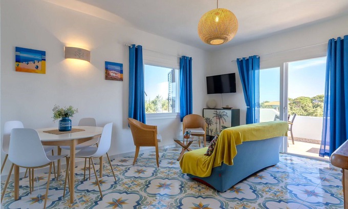Eden Beach Apartment | Cosy apartment for 5 people with A/C, TV, patio and parking