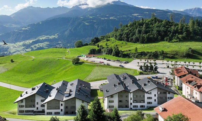Falera Apartment | Cosy apartment for 6 guests with WIFI, pool, TV, balcony, panoramic view and parking