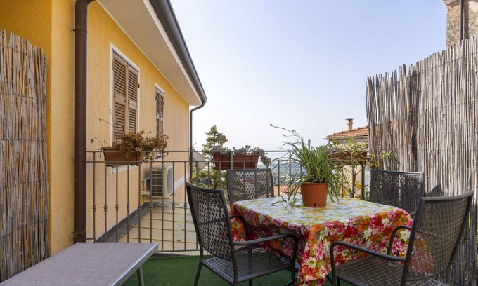 Terzorio Apartment | Cosy apartment for 6 people with A/C, WIFI, balcony, pets allowed and parking
